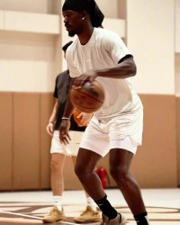 开云体育下载-自律才是王道💪中国行训练不能停 勇士官博晒巴特勒训练视频