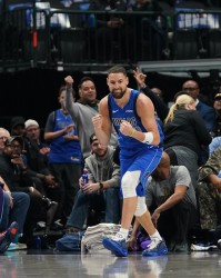 三分命中数历史第4多！克莱展现极致高效 替补23分钟轰下26分6助