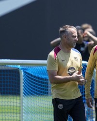 西媒：弗里克的欧冠禁赛处罚暂缓执行，下周战纽卡可现场指挥